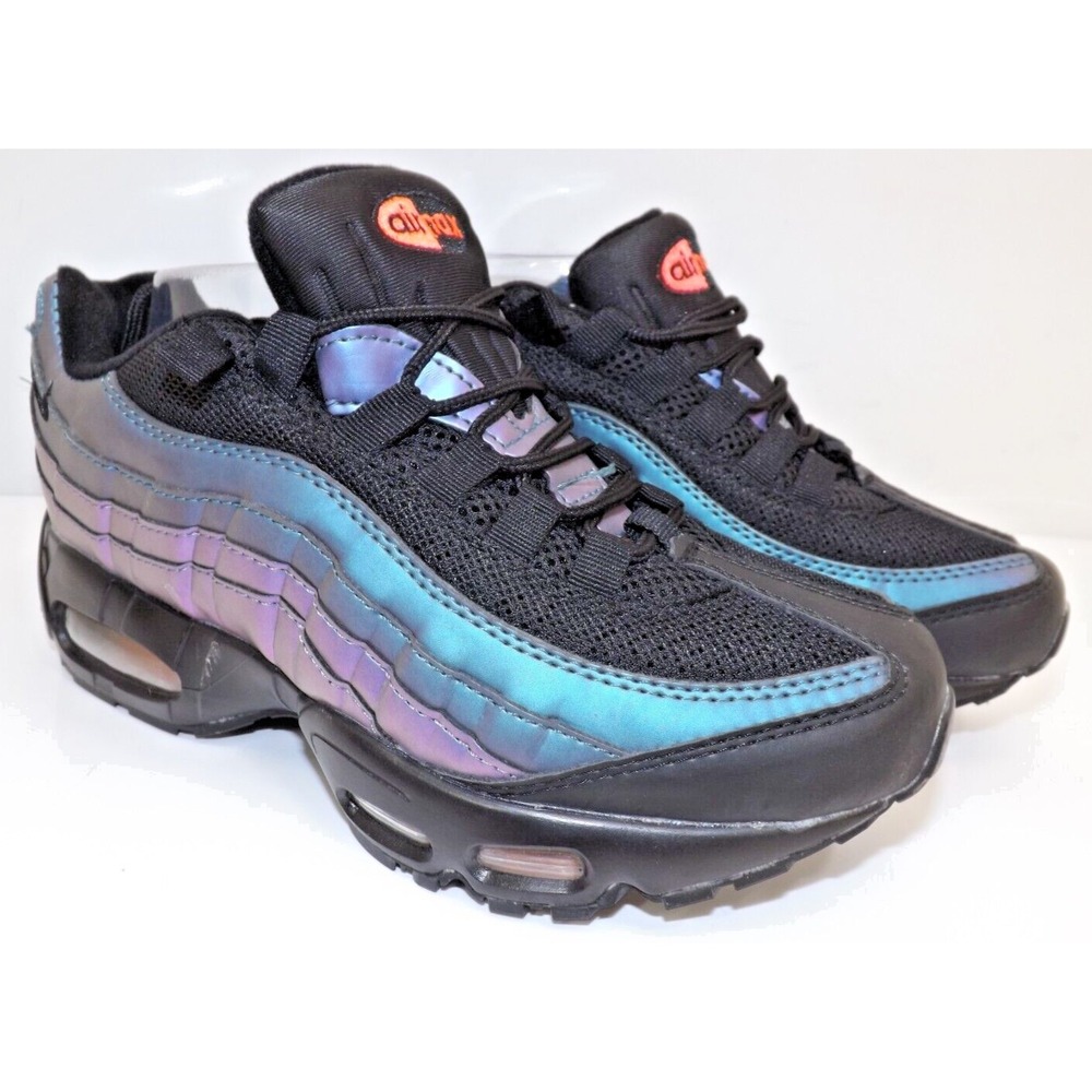 NIKE AIR MAX 95 LASER FUCHSIA style 538416 021 -(2022) Men's size 7  (women's 8)